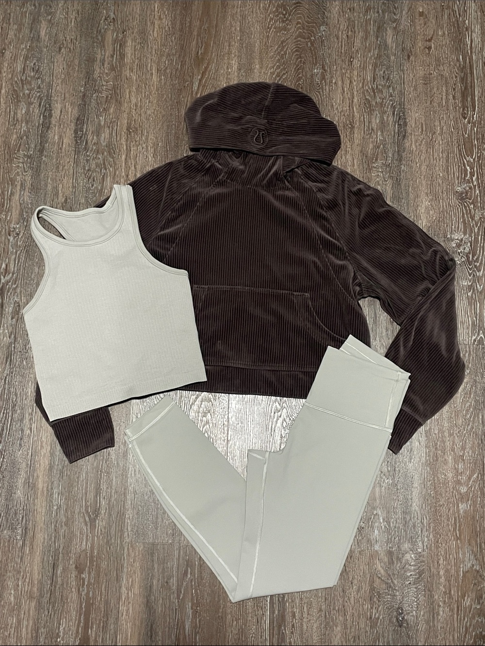 EUC Lululemon Matching Riverstone-Espresso Set. Size Tops XS/S, 4/ Bottom 6